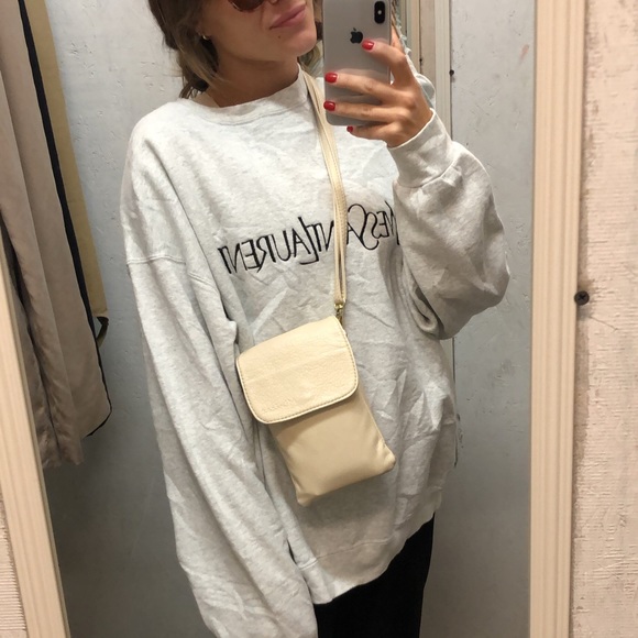 Meet your Posher, Hillary - Picture 6 of 8